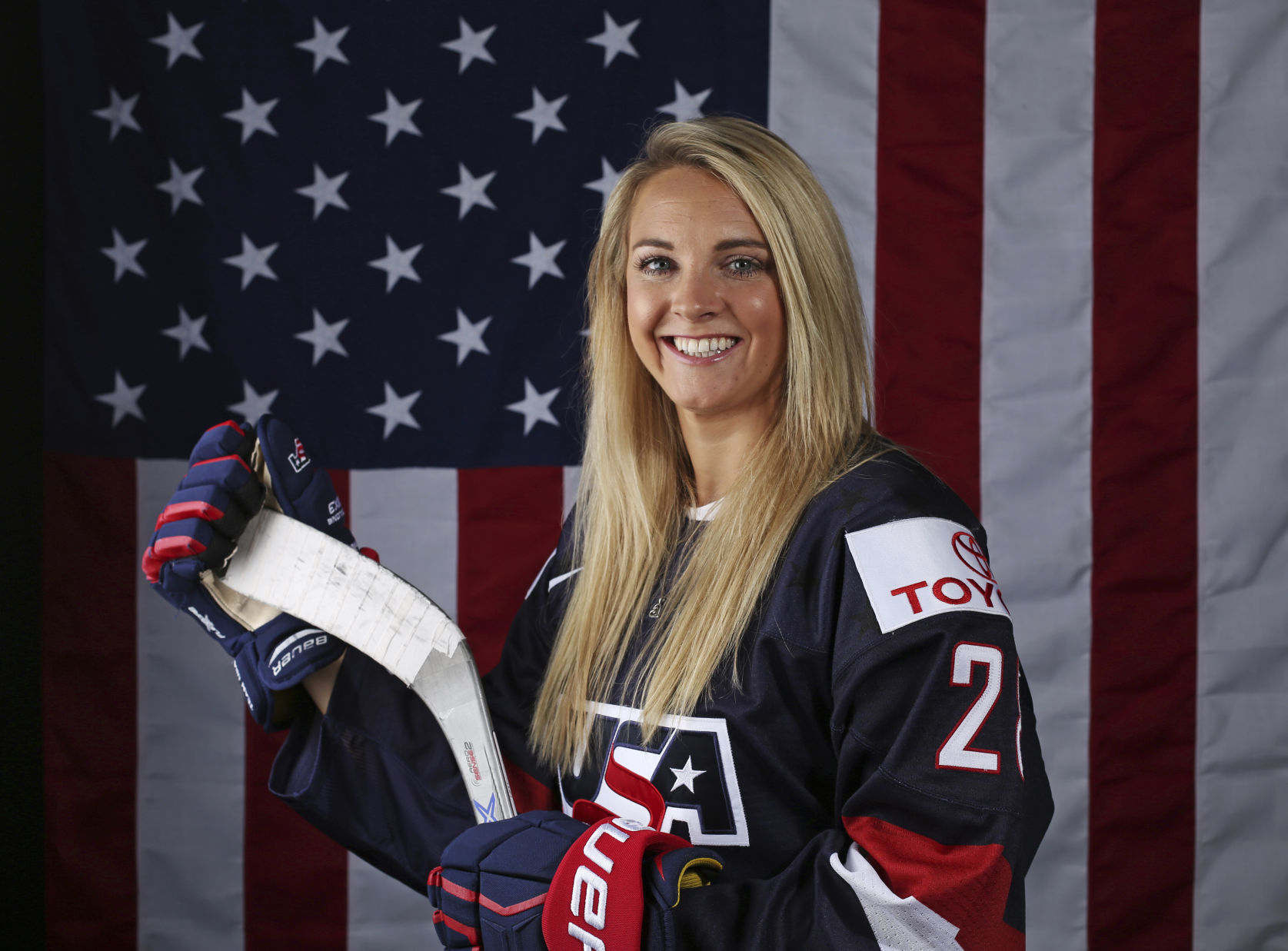 Women's hockey: Amanda Kessel